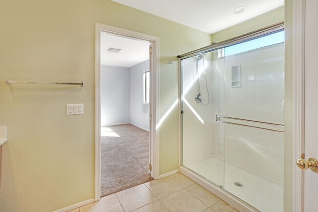 Building Photo - Pending/ Rented - Beautiful 2 Story-4 Bd/3...