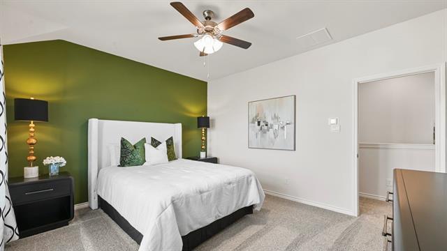 Building Photo - 740 Thorn Crk Dr