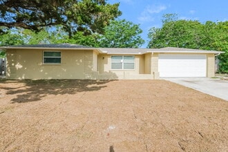 Building Photo - 10933 Felsdale Ave