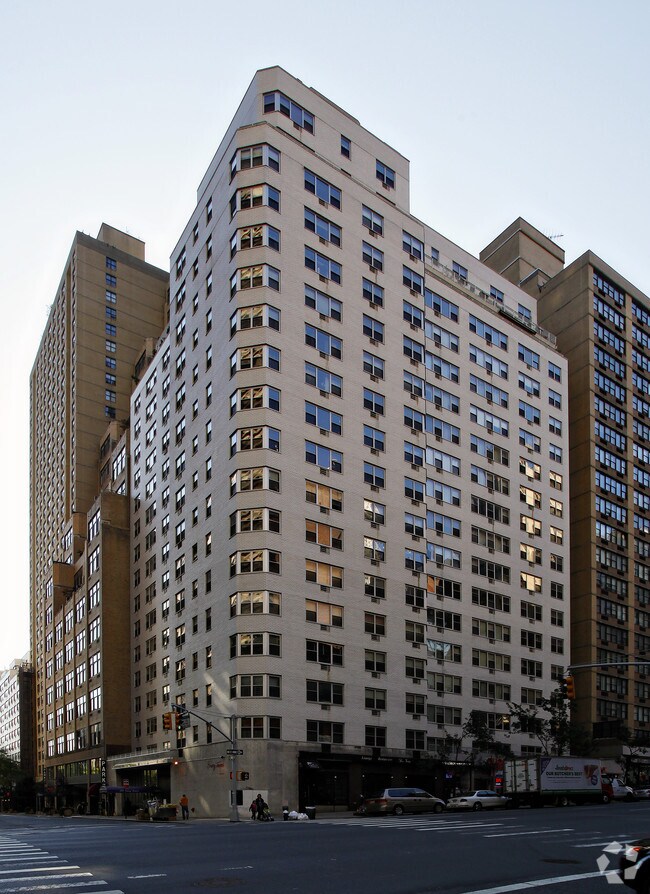 Primary Photo - Envoy Towers