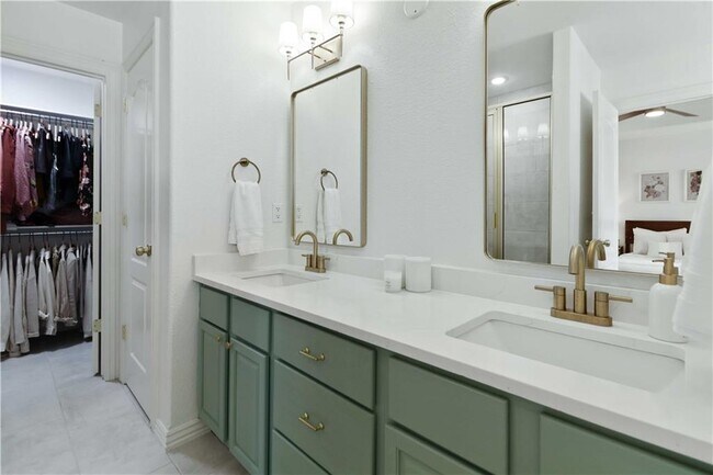 Building Photo - 3000 SW Wentworth Ave