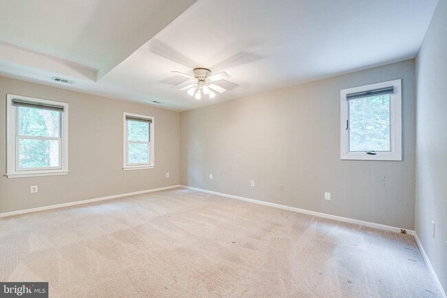Building Photo - 12127 Holly Knoll Cir