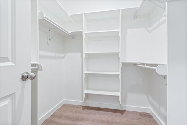 Building Photo - 276 N Hunter St