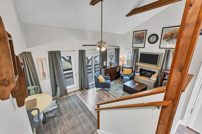 Building Photo - 1142 Amanda