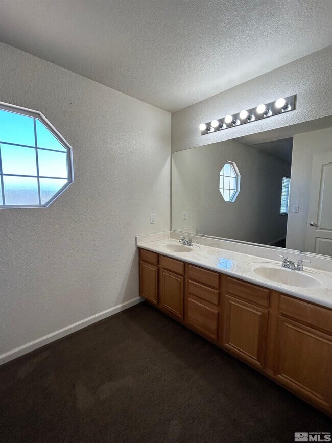 Building Photo - 17910 Drift Creek Ct