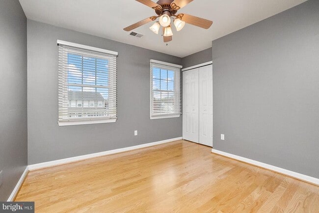 Building Photo - 5819 Stone Ridge Dr