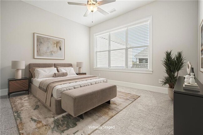 Building Photo - 123 Village Green Ave