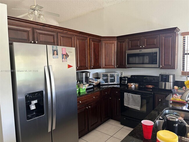 Building Photo - 15043 Brighton Ln