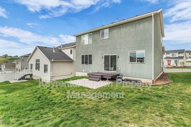 Building Photo - 1432 E Daylily Ct