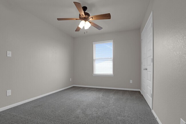 Building Photo - 430 Walnut Branch Dr