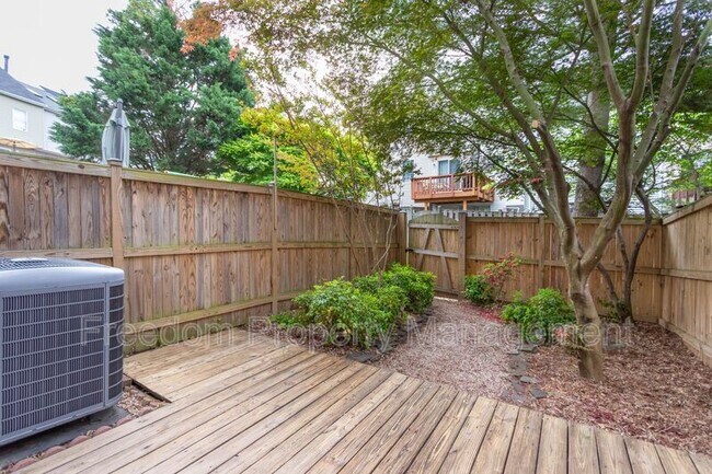 Building Photo - 13939 Preacher Chapman Pl