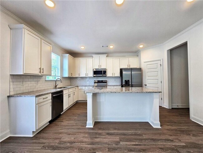 Building Photo - 7372 Rocklin Ln