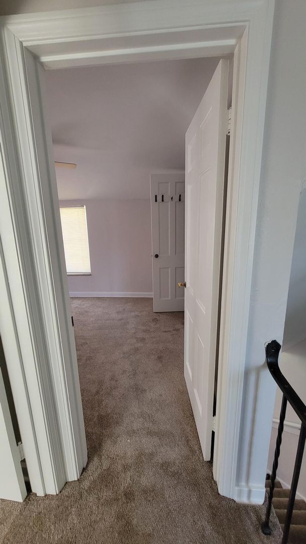 Building Photo - Spacious Three Bedroom Home