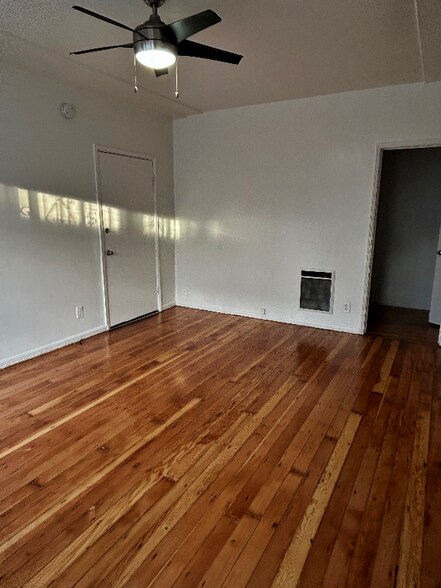 Building Photo - 1731 Orchid Ave