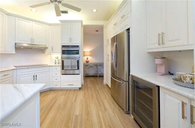 Building Photo - 233 Colonade Cir