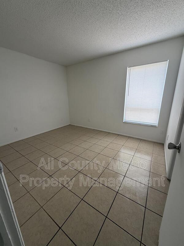 Building Photo - 2539 Ridgewood Ave