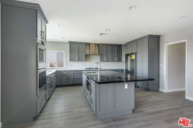 Building Photo - 4151 Don Mariano Dr