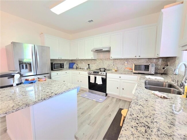 Building Photo - 1140 Foxcroft Dr