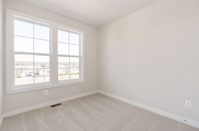 Building Photo - New Construction - 3 bed, 3 bath Townhome in the City