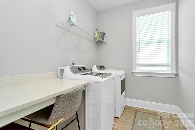 Building Photo - 136 Preston Rd