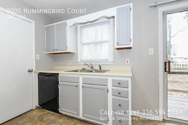 Building Photo - 2005 Hummingbird Ct