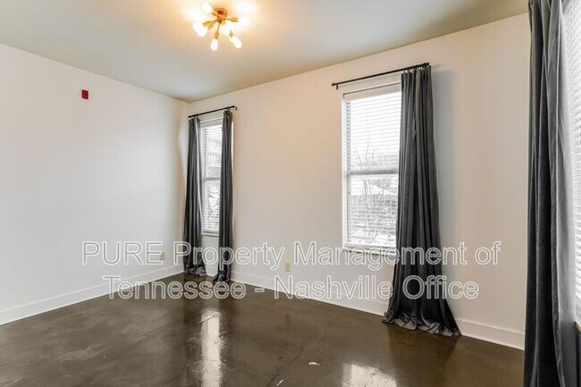 Building Photo - 210 30th Ave N