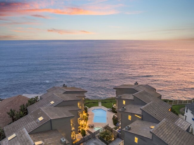 Building Photo - 940 Sealane Dr