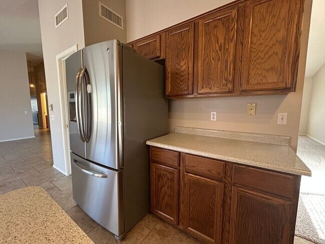 Building Photo - 6858 S 19th St