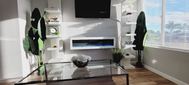 Building Photo - 532 Cesar E Chavez Pky