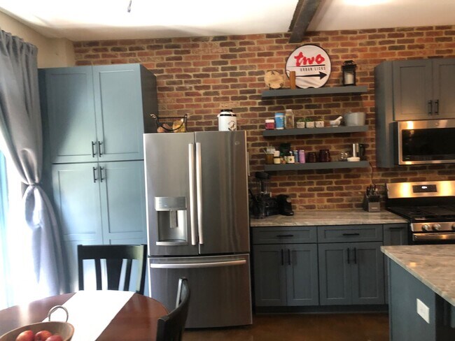 Kitchen Additional - 400 Village Pky NE