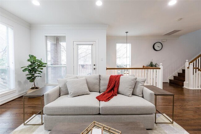 Building Photo - 2619 Colby St