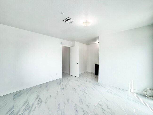 Building Photo - PS T 66369