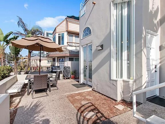 Building Photo - 735 San Fernando Pl
