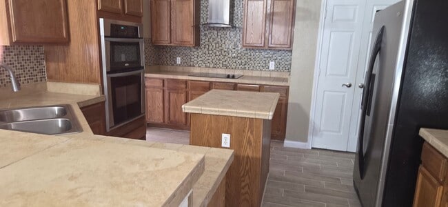 Building Photo - 6009 Graphite Dr