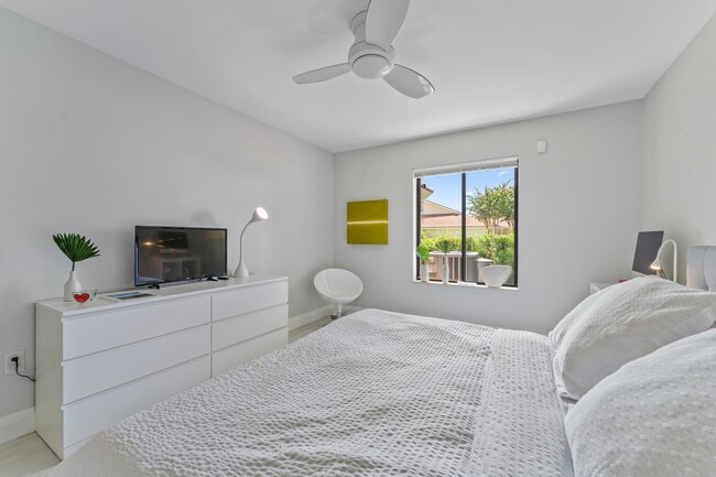 Building Photo - 125 Harbourside Cir