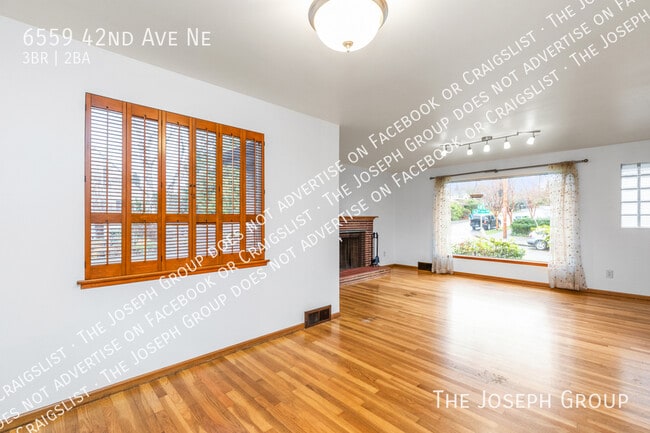 Building Photo - 6559 42nd Ave NE