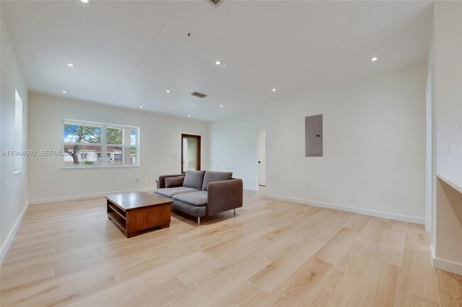 Building Photo - 6356 SW 14th St