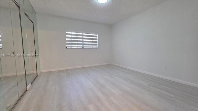 Building Photo - 3041 NW 16th St