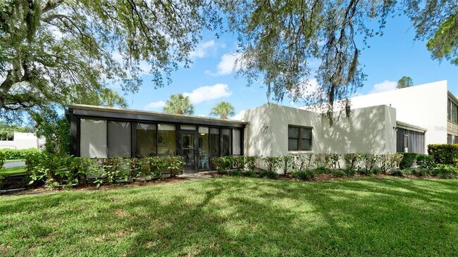 Building Photo - 401 Palm Tree Dr