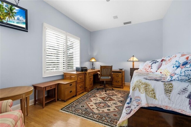 Building Photo - 515 5th Ave NE