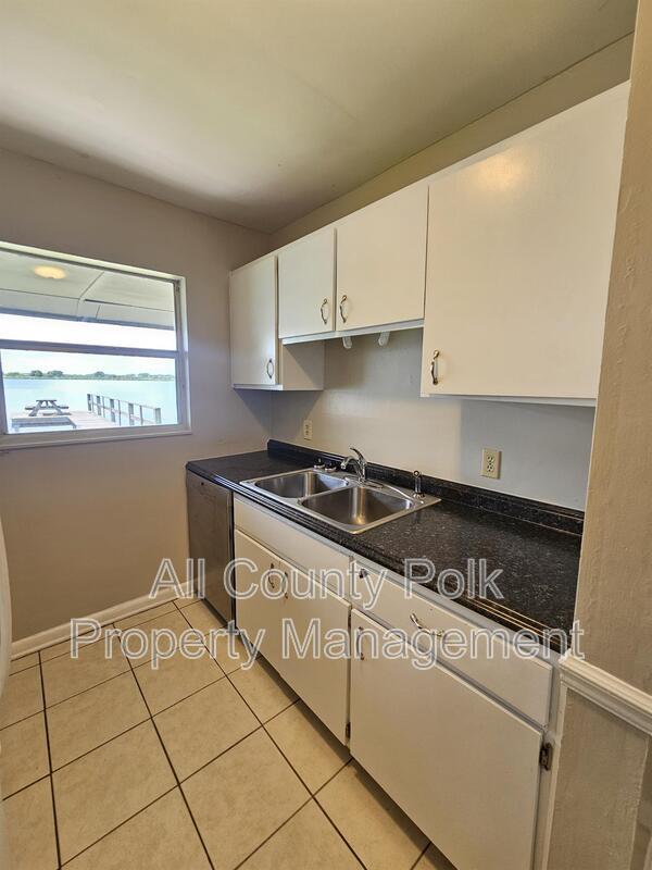 Building Photo - 929 S Buena Vista Dr
