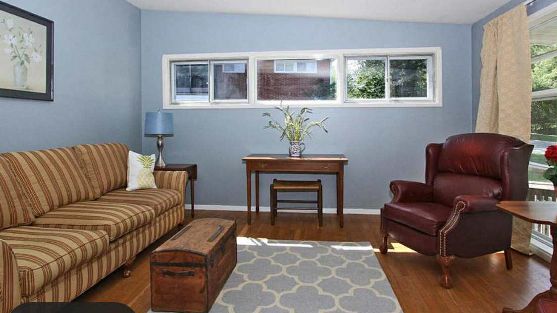 LIVING AREA - 2303 Pinneberg Ave
