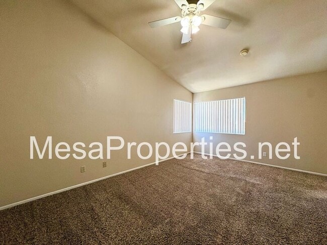 Building Photo - 14383 La Crescenta Ave