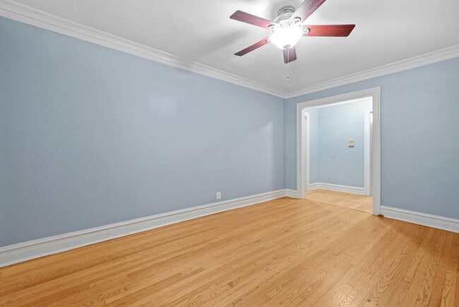 Building Photo - 304 S Kenilworth Ave