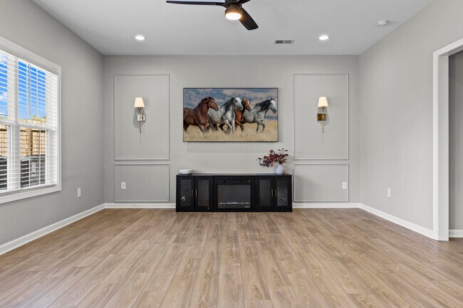 Building Photo - 2681 Rockaway Pl