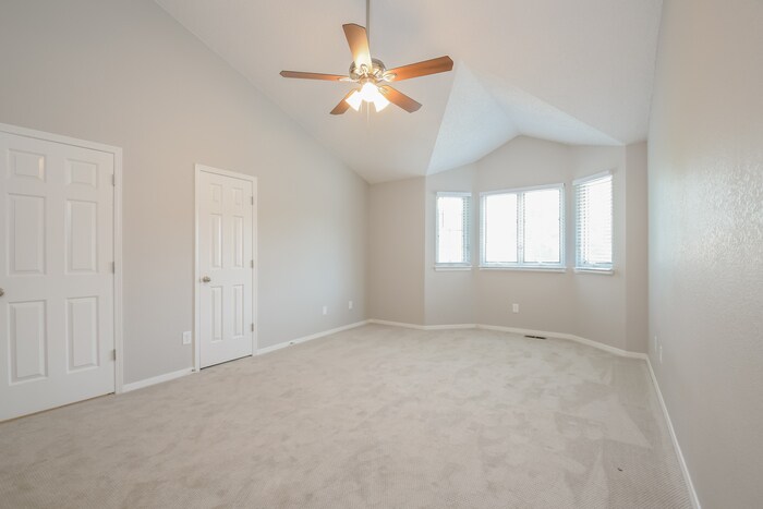 Building Photo - 16556 E Hialeah Dr