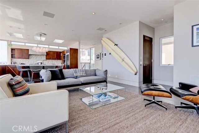 Building Photo - 3208 Ocean Dr