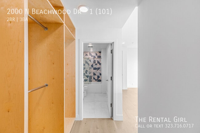 Building Photo - 2000 Beachwood Dr