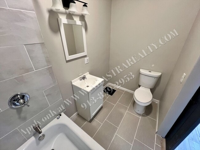 Building Photo - Updated 3 bed 2 bath home in Independence-Coming SOON!!