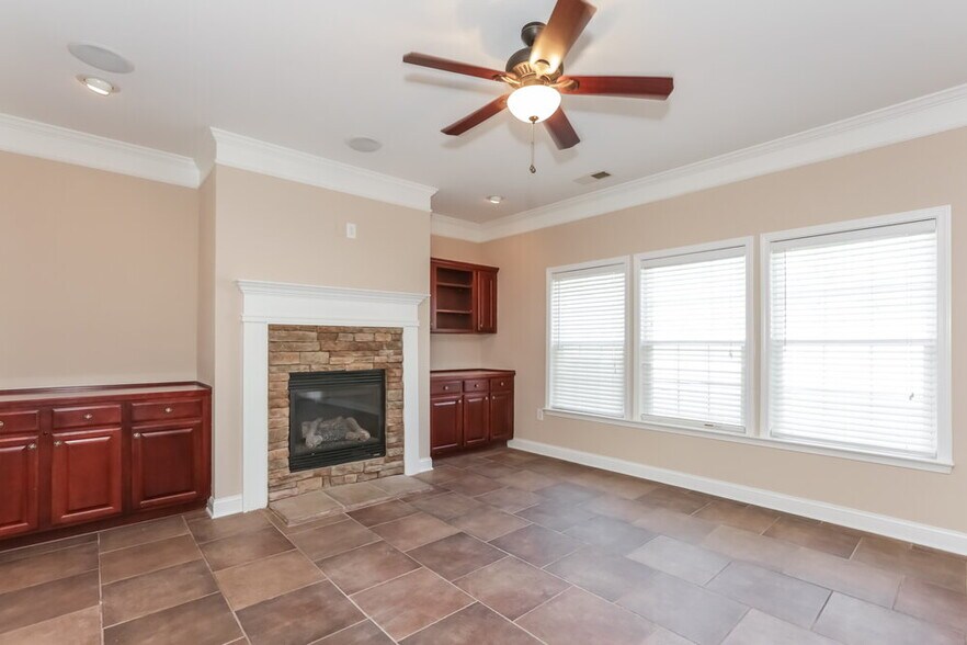 Building Photo - 4706 Kiddle Ln